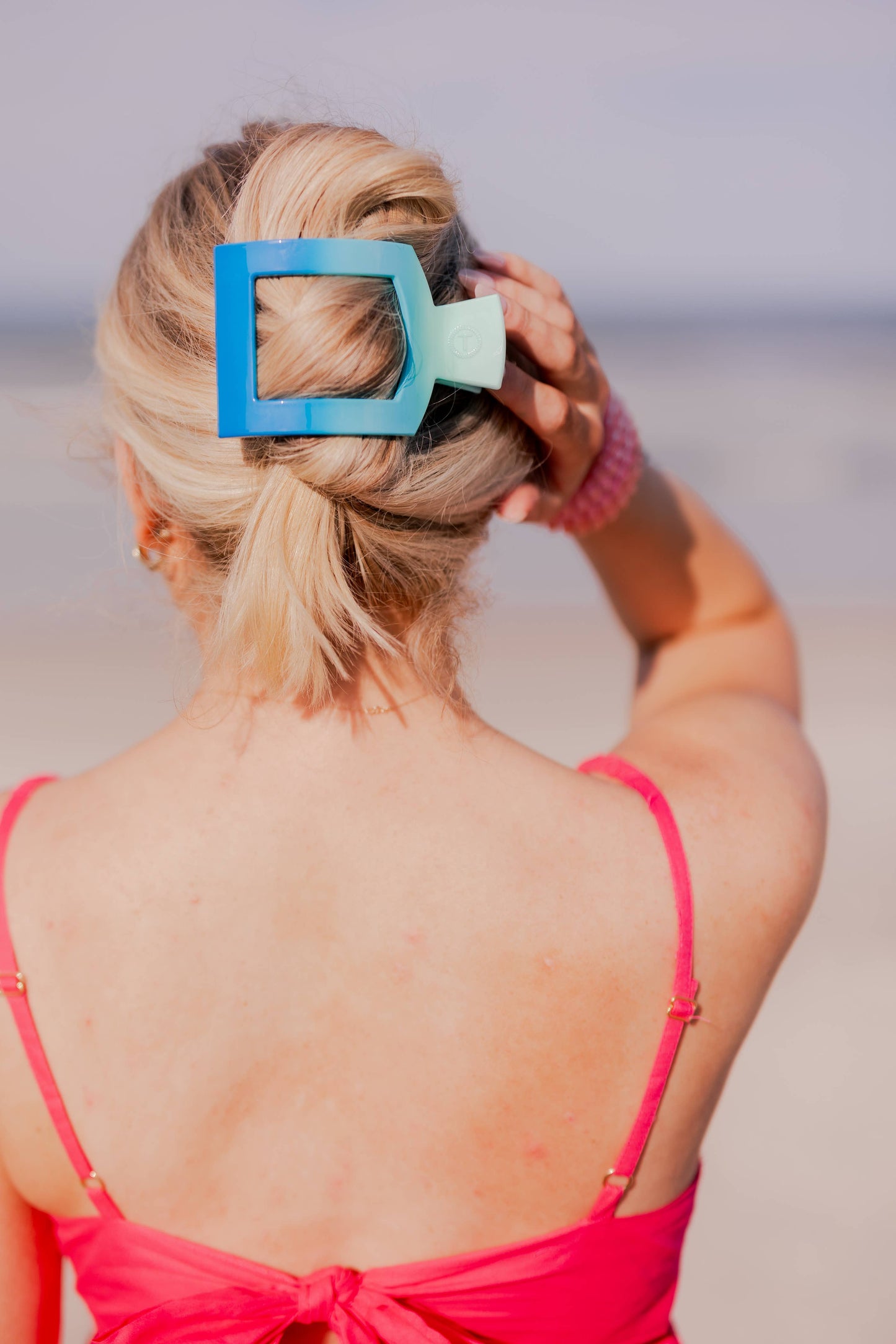 Flat Poolside Square Clip - Large