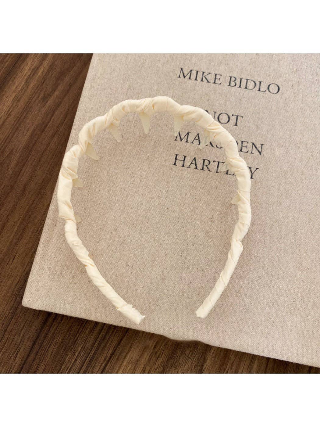 Elegant Solid Color Wavy Headband