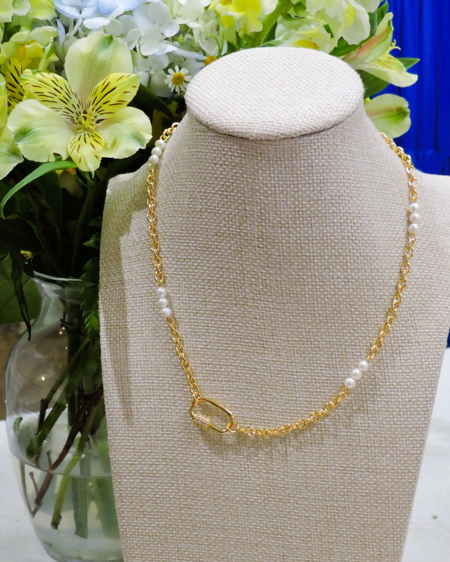 Gold Crosslink Chain Necklace with Pearls