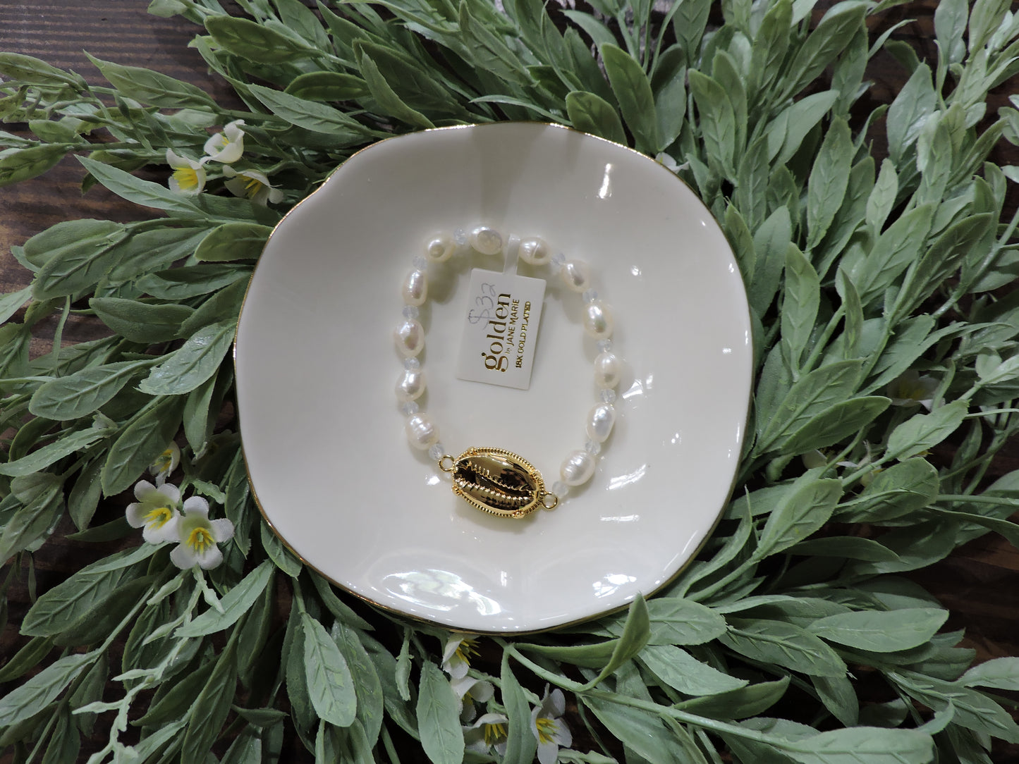 Gold Pearl Beaded Stretch Bracelet with Gold Cowrie Shell