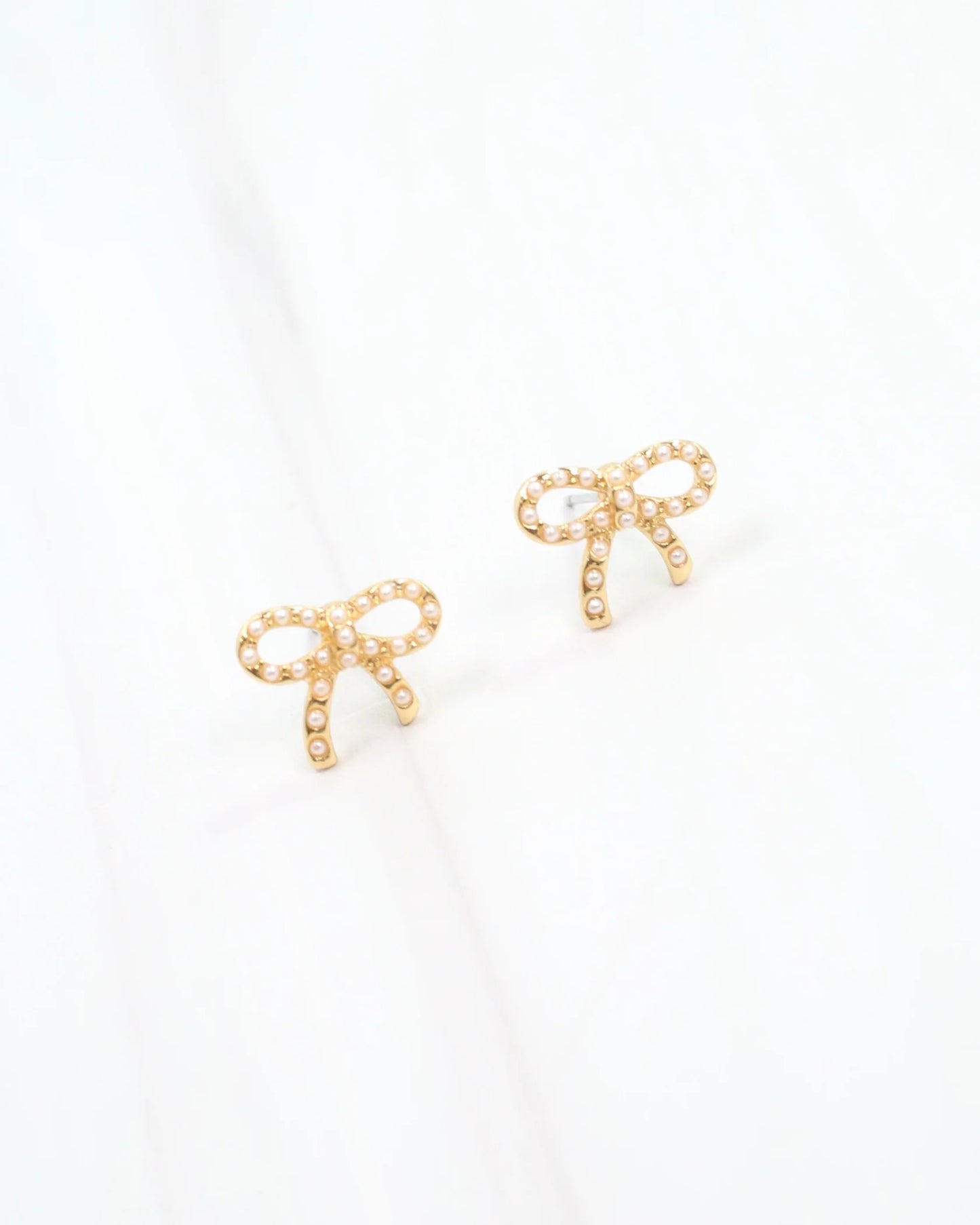 Carolina Pearl Bow Stud