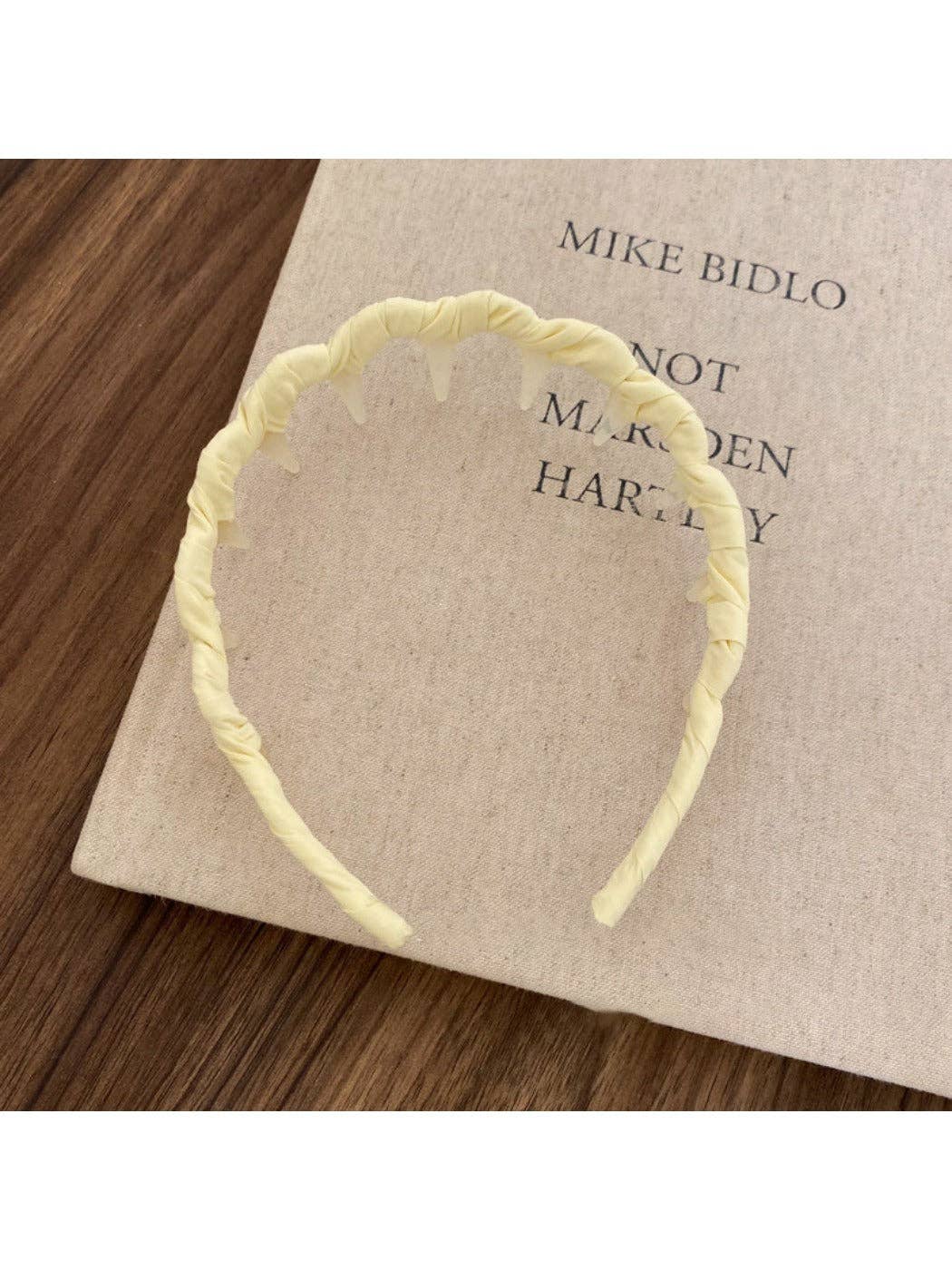 Elegant Solid Color Wavy Headband