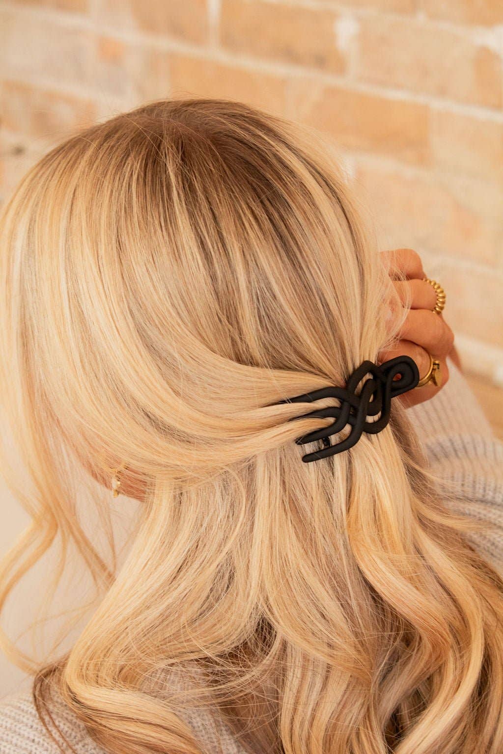 Overlapping Claw Clip