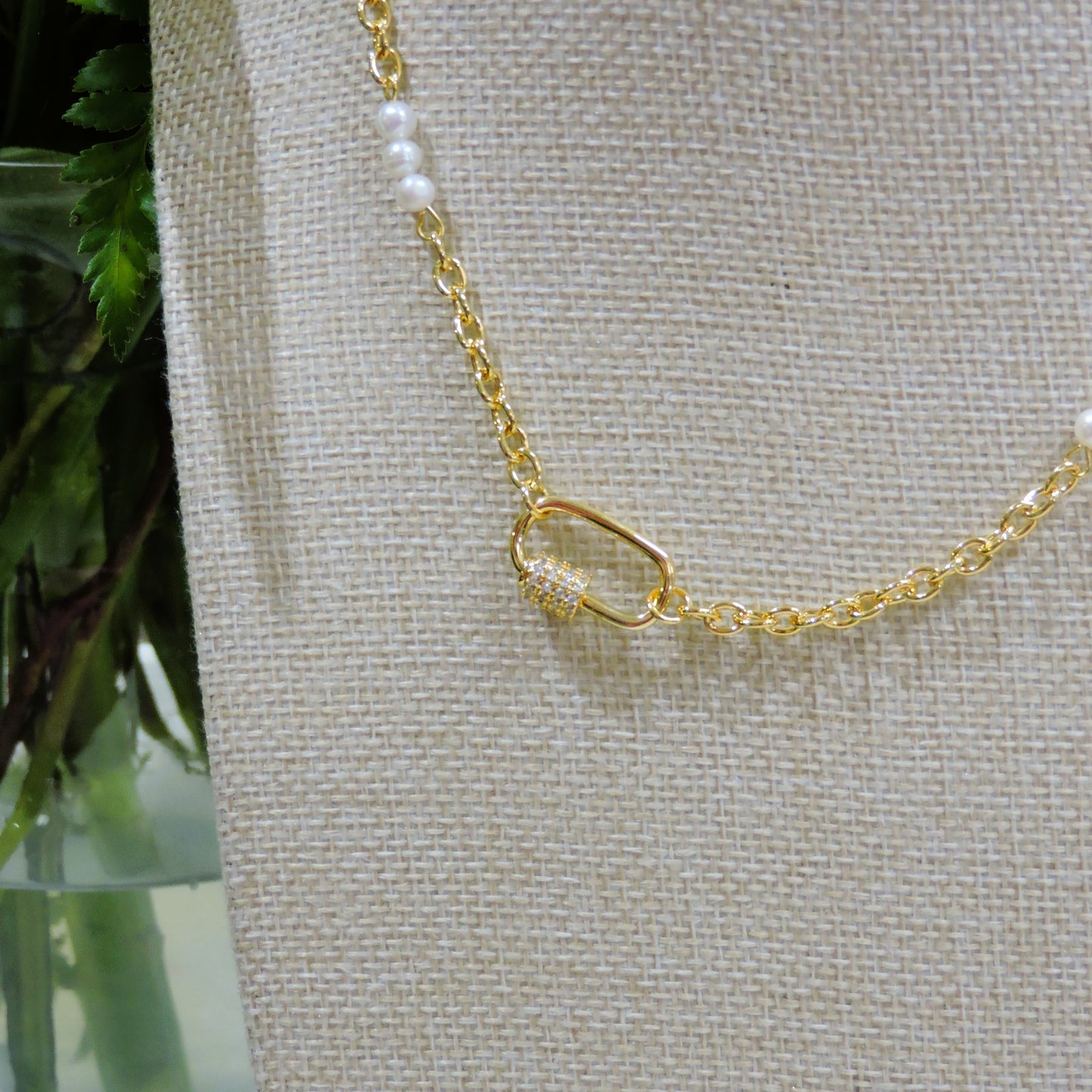 Gold Crosslink Chain Necklace with Pearls