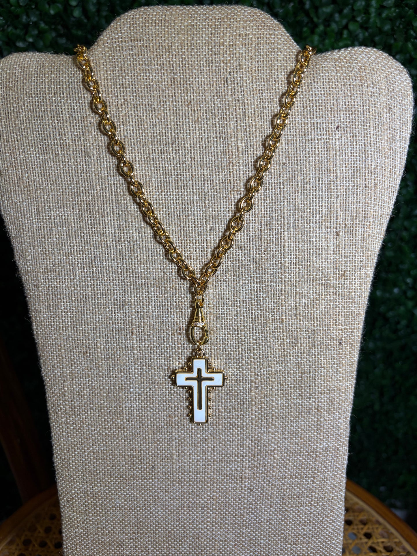 O Chain Necklace with White and Gold Cross