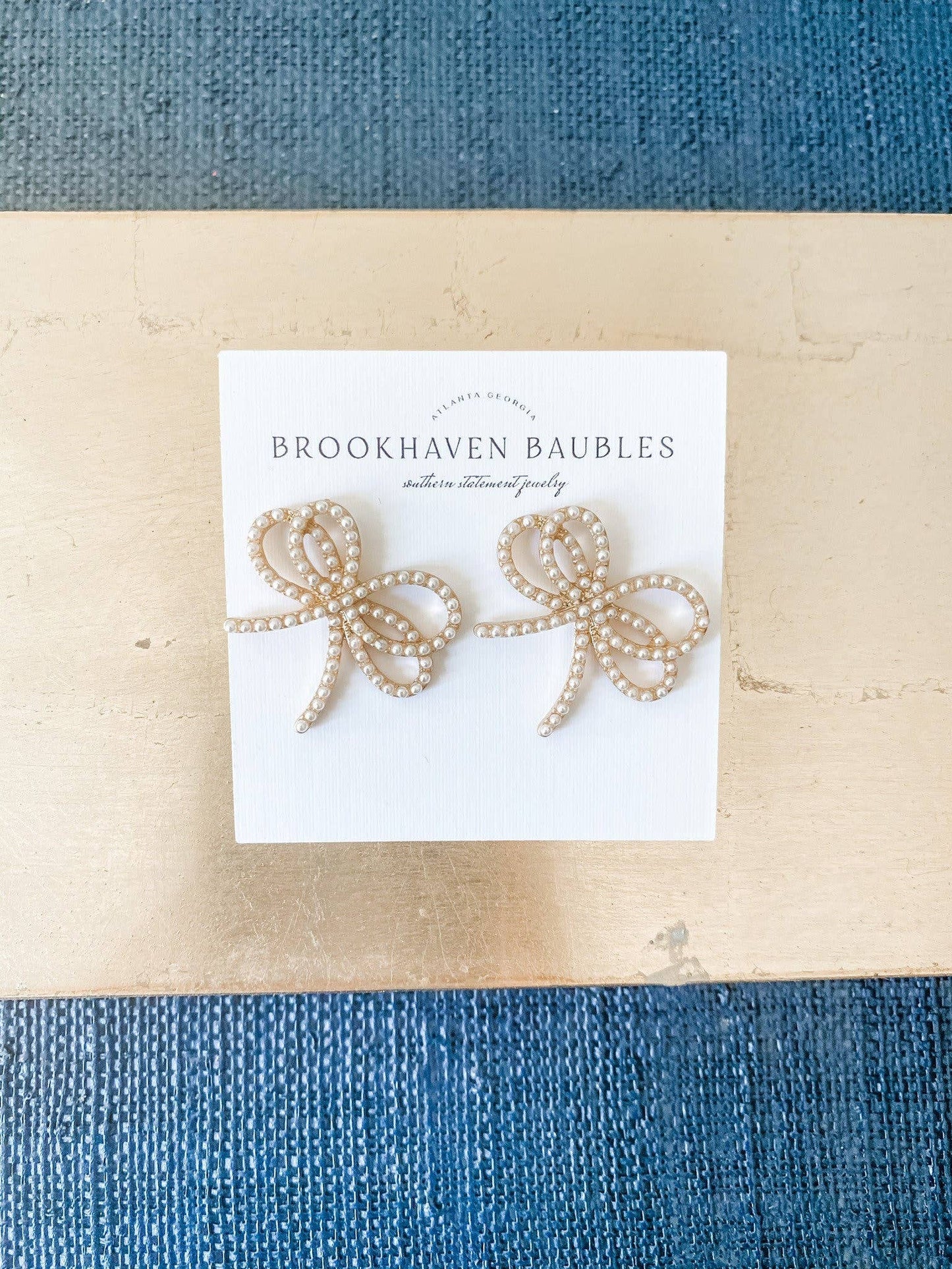 Dainty Pearl Bows